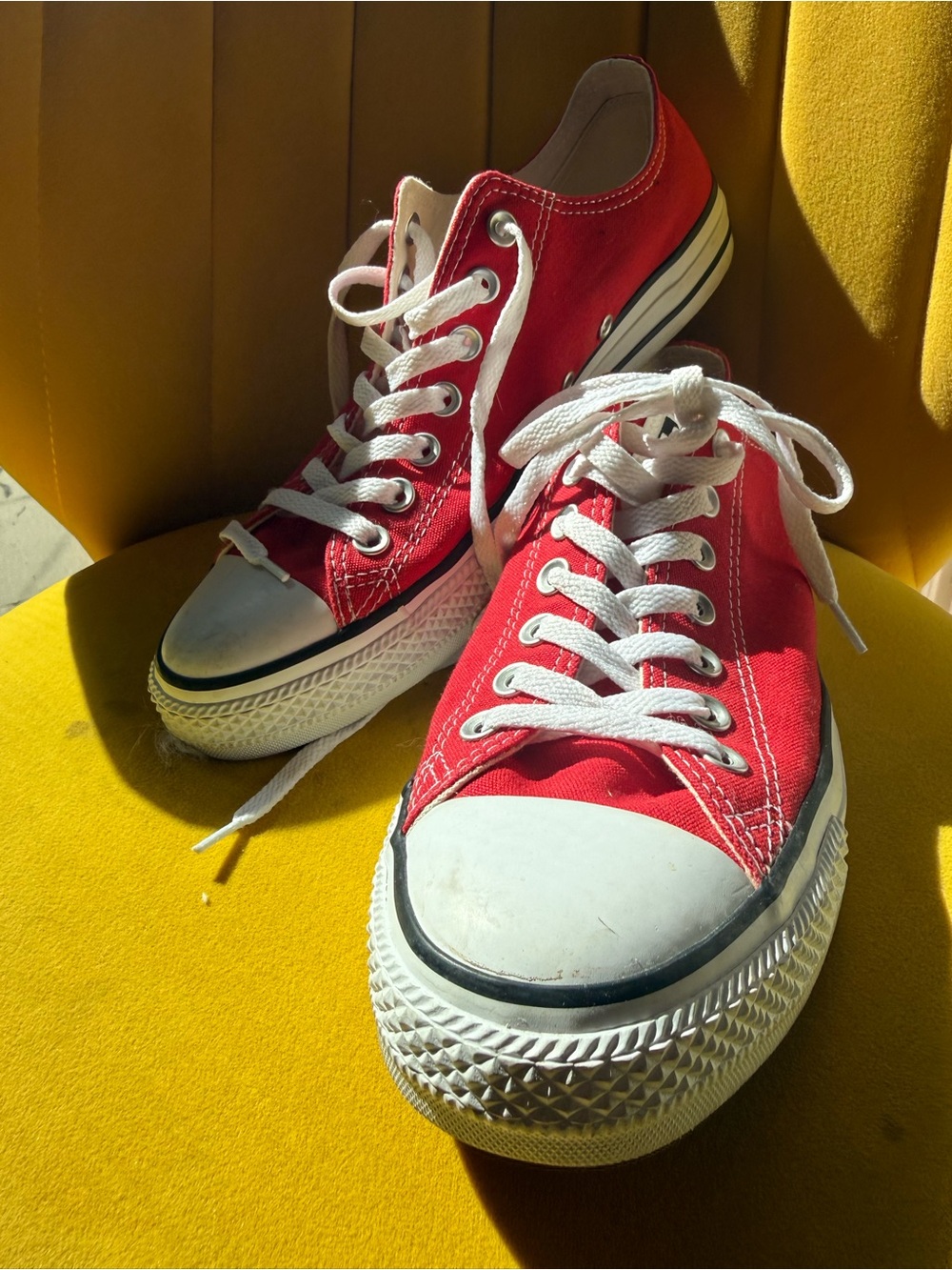 ❤️Converse Red Low Top Sneakers❤️